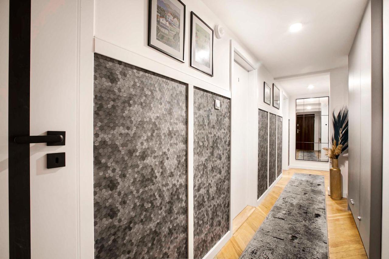 קרקוב Charming Studio With Kitchen - Old Town, Main Station מראה חיצוני תמונה